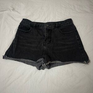 Black Jean shorts with adjustable band
